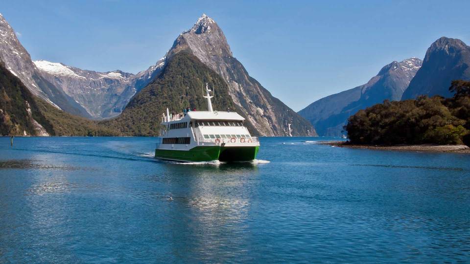 Milford Sound Day Tour and Cruise From Te Anau | awesomeNZ